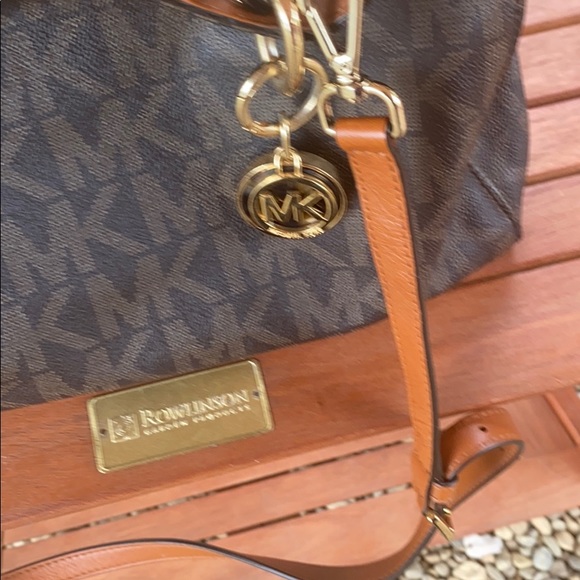 Michael Kors purse - Picture 6 of 10